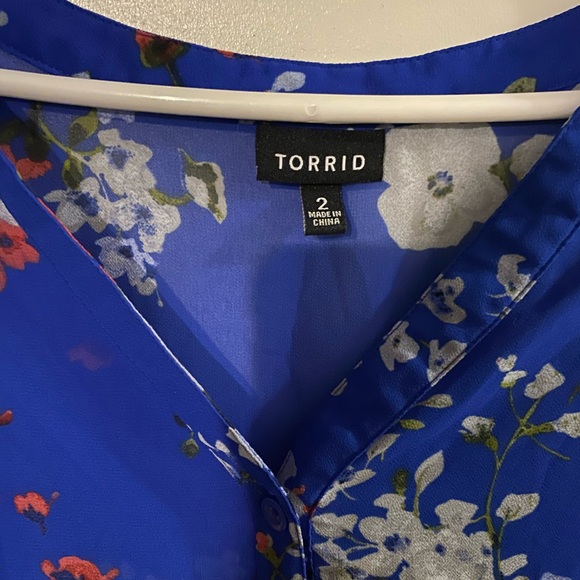 Torrid Royal Blue Floral Blouse - Picture 2 of 3